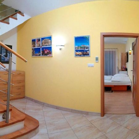 Lovely Apartment, Garden, Parking, Wifi, Netflix Praga Exterior foto